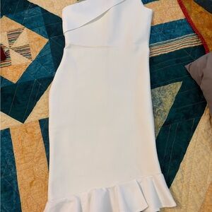 Rouge! Chic White One-Shoulder Dress